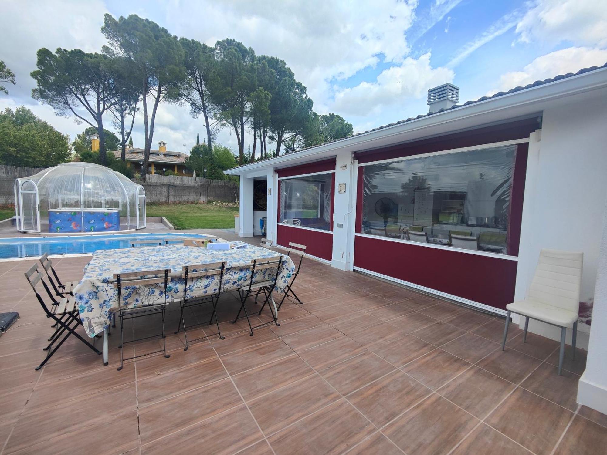 Chalet Con Piscina Y Jacuzzi En Madrid Alquila Habitaciones Algete Eksteriør bilde