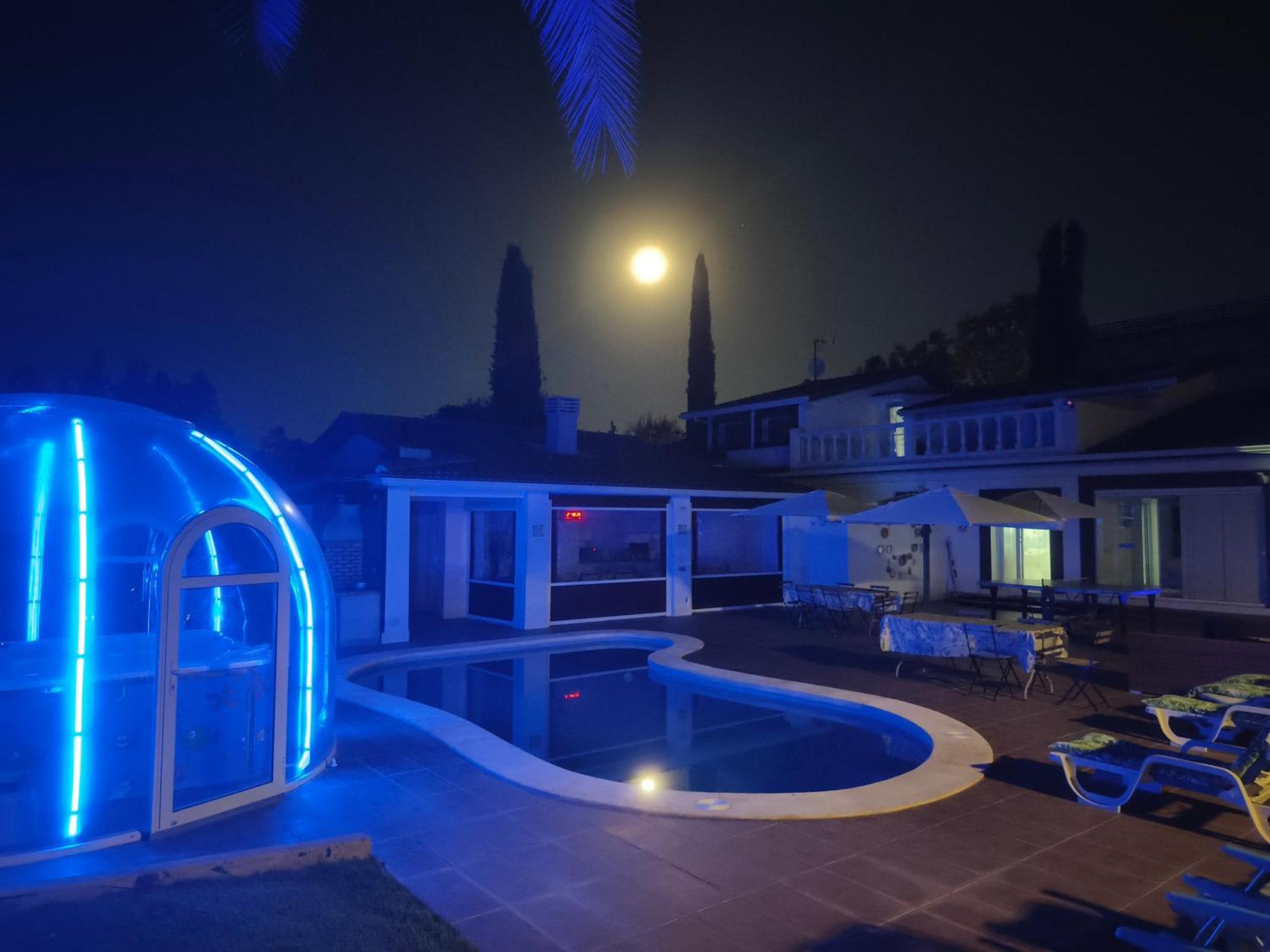 Chalet Con Piscina Y Jacuzzi En Madrid Alquila Habitaciones Algete Eksteriør bilde